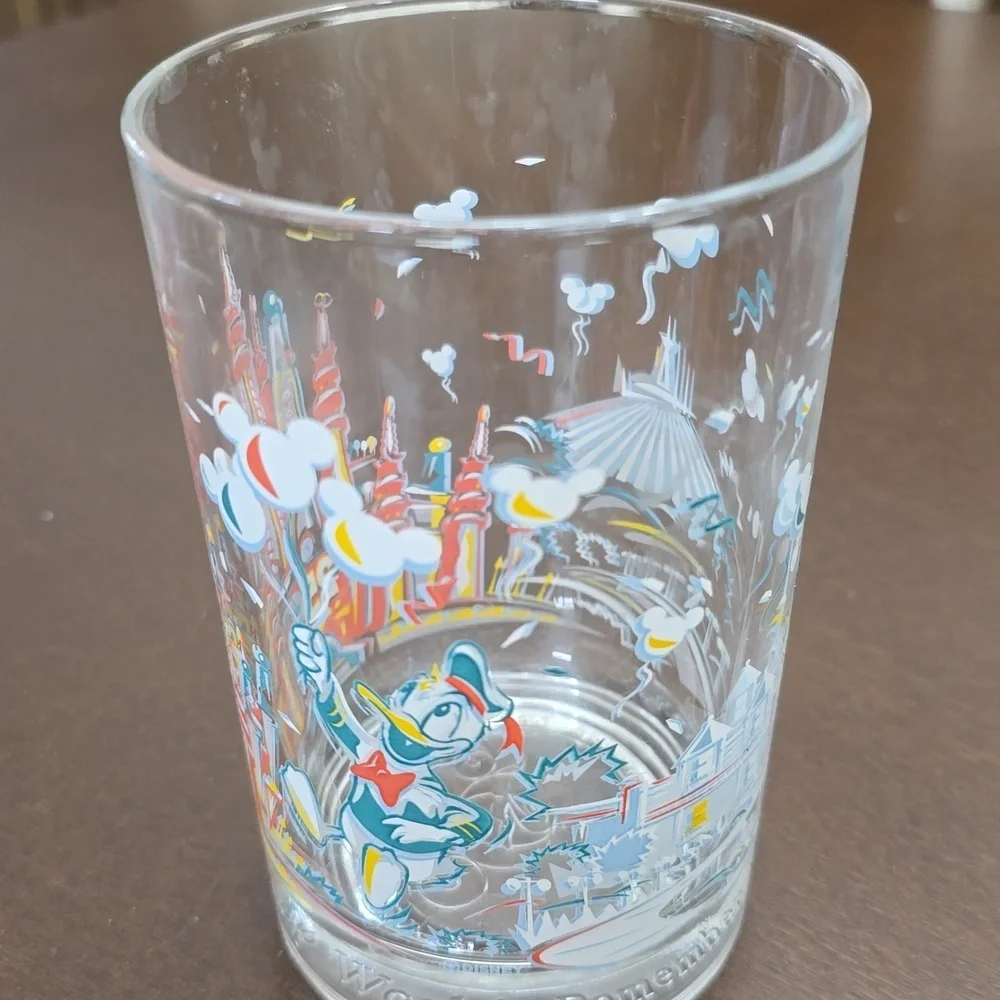 DISNEY Colorful 25th Celebration Glass Donald‎